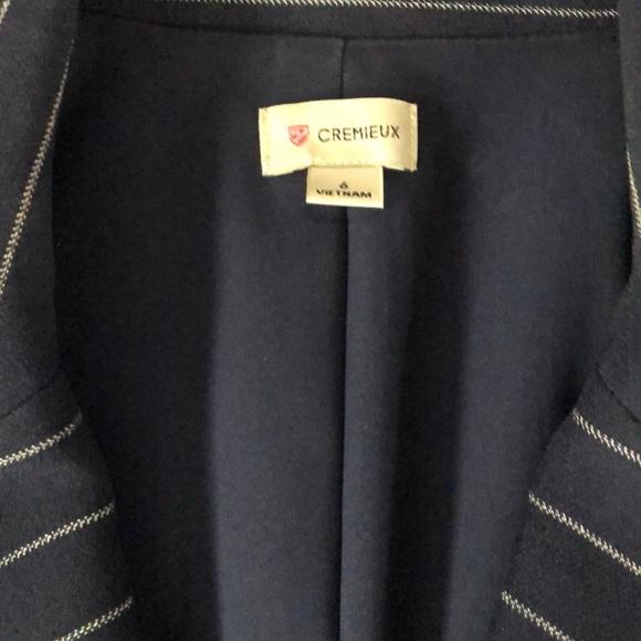 Cropped Striped Blazer - Picture 2 of 3